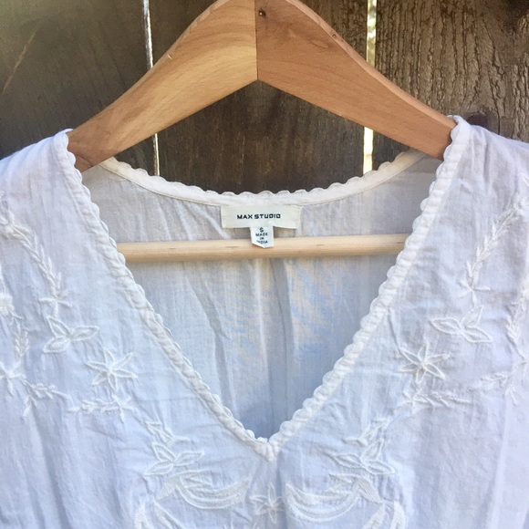 {Max Studio} Embroidered peplum top - Picture 2 of 3